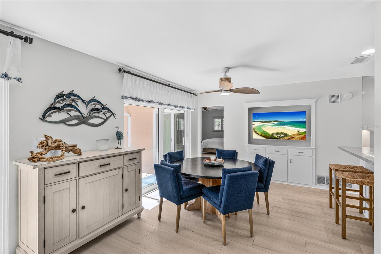 SIESTA ISLES - Residential