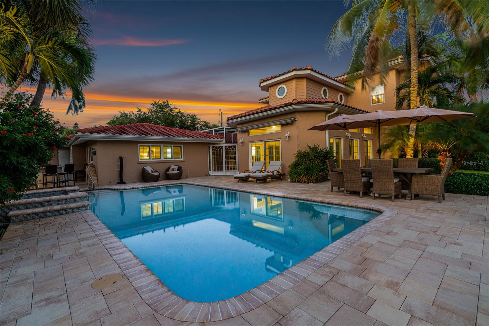 SIESTA ISLES - Residential
