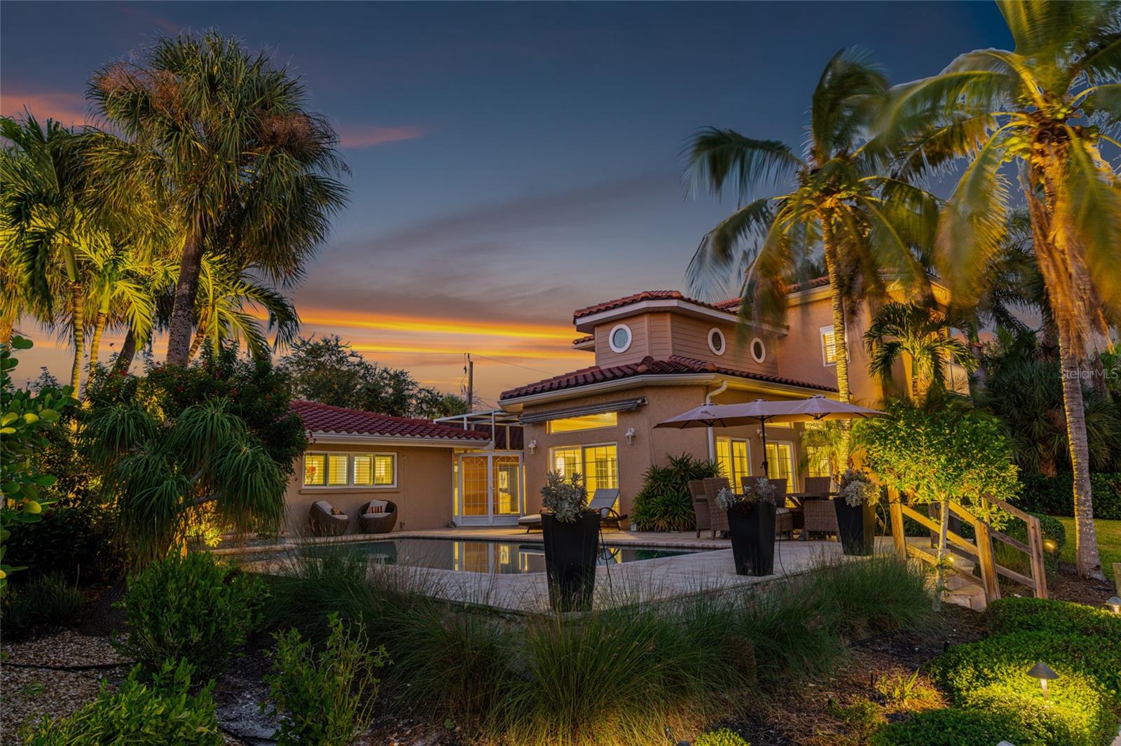 SIESTA ISLES - Residential