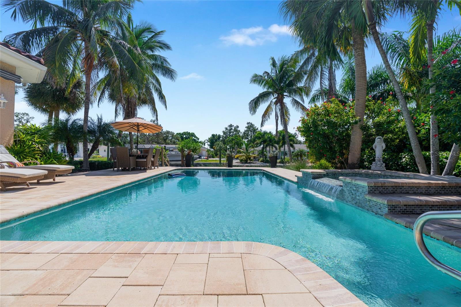 SIESTA ISLES - Residential