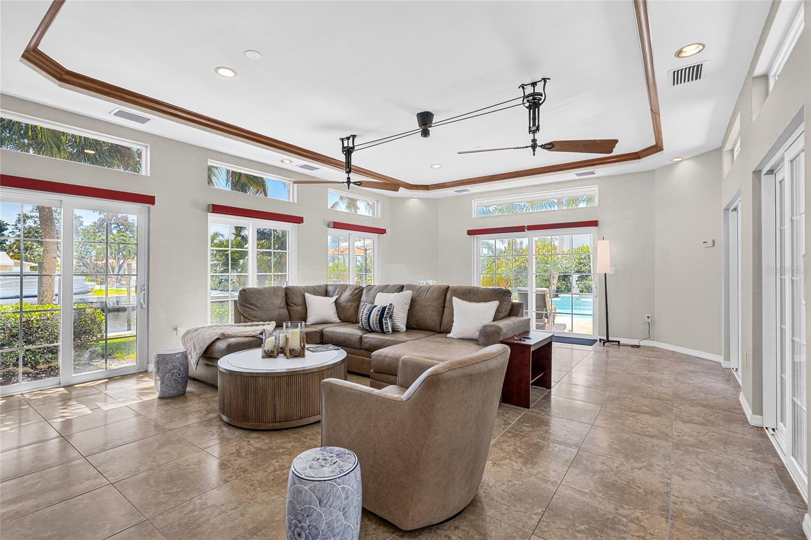 SIESTA ISLES - Residential