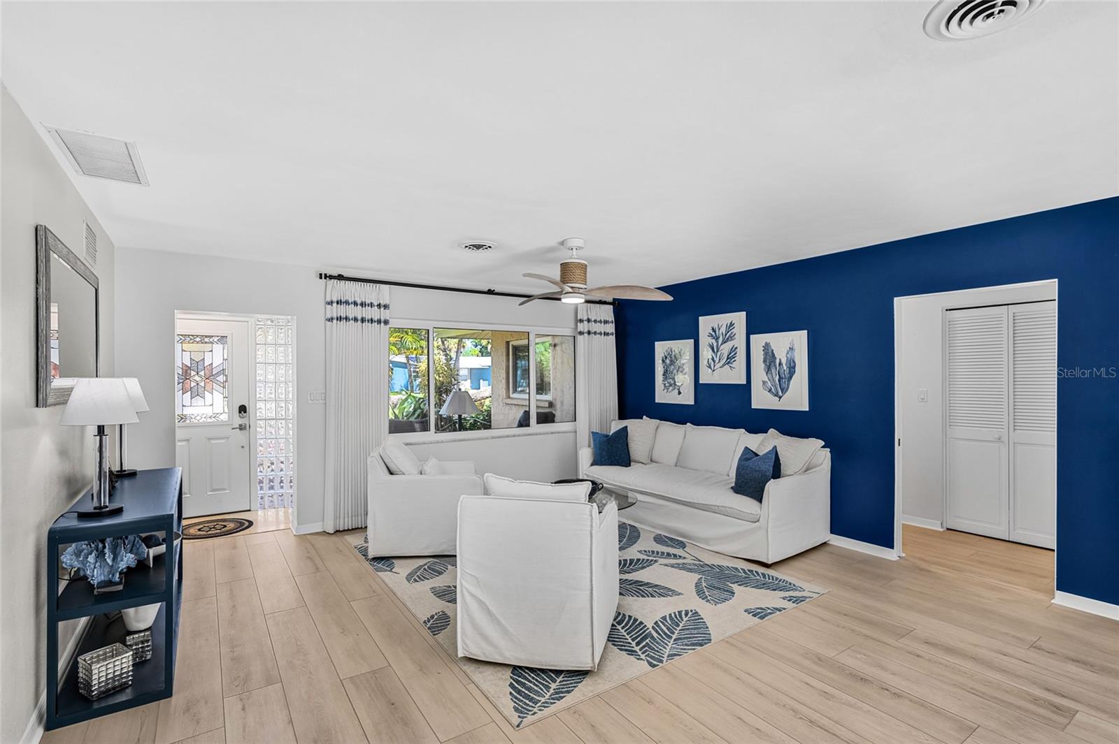 SIESTA ISLES - Residential