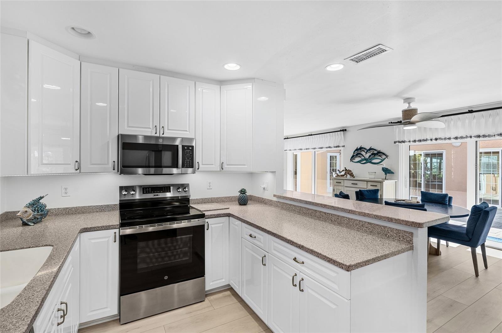 SIESTA ISLES - Residential