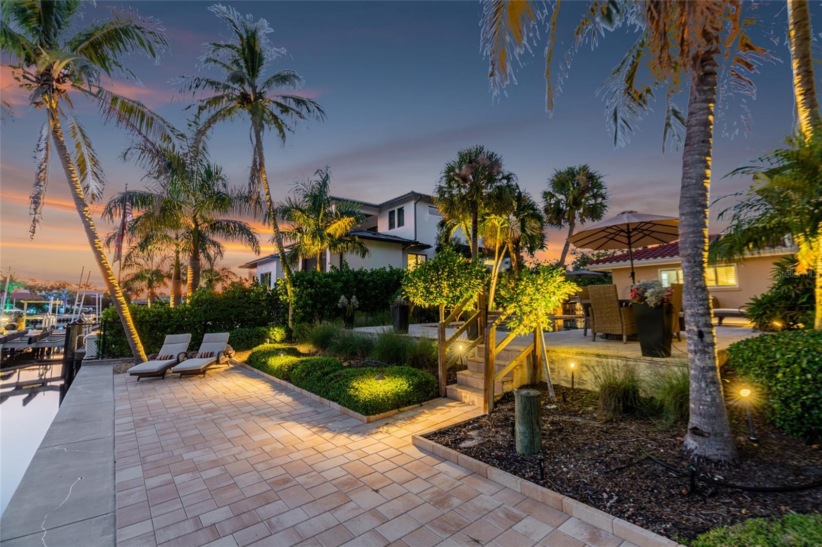 SIESTA ISLES - Residential