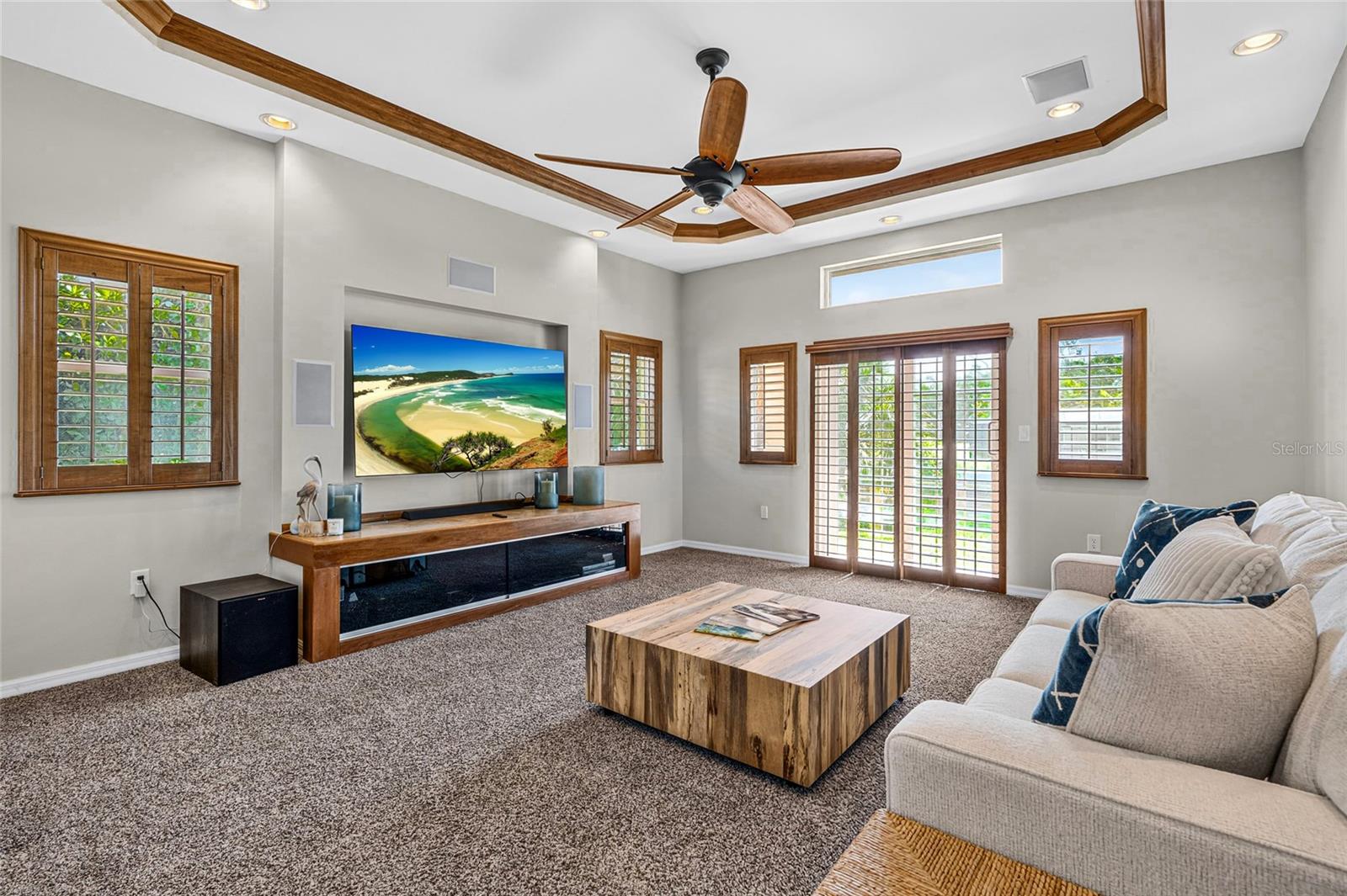 SIESTA ISLES - Residential