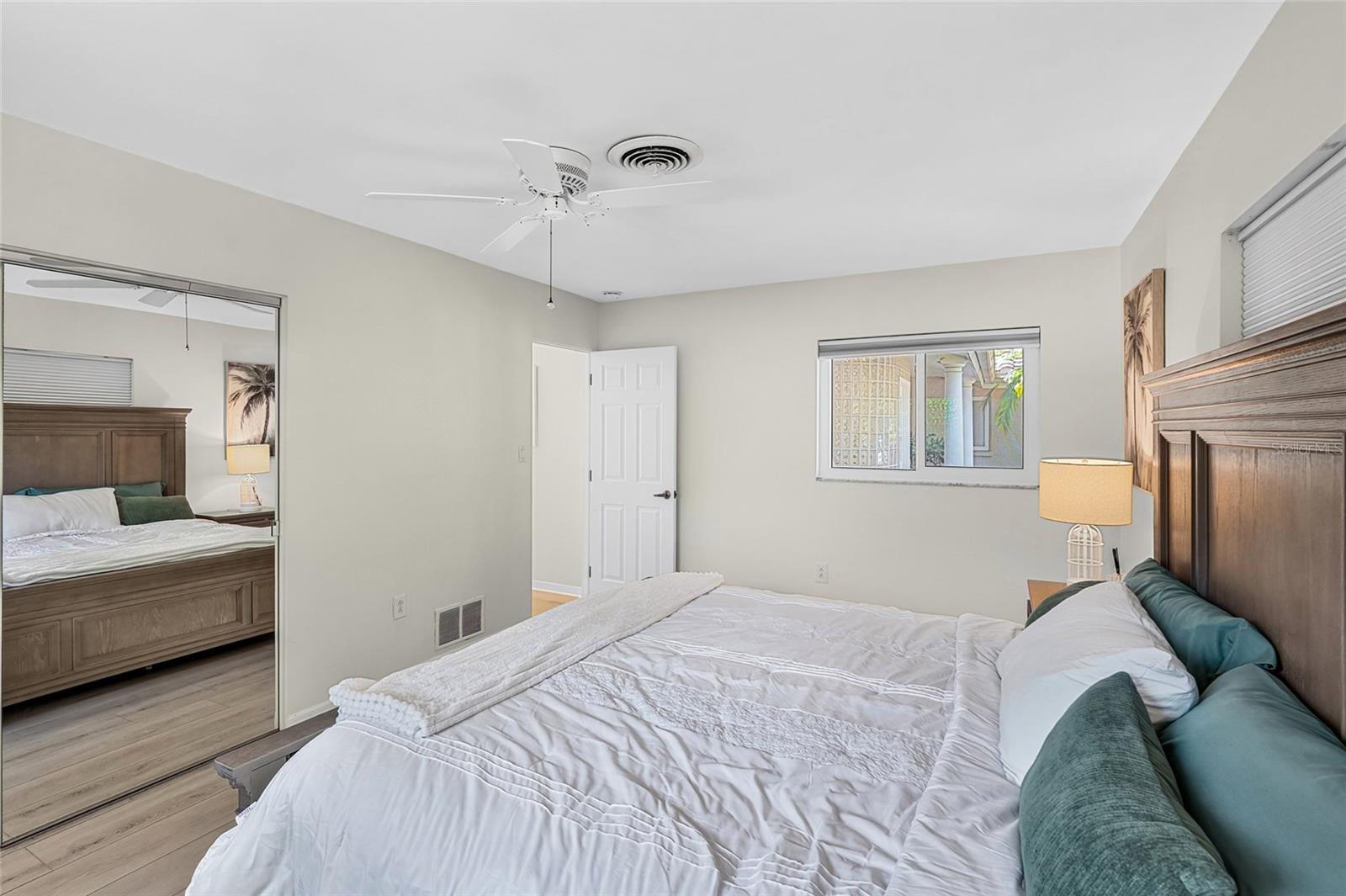 SIESTA ISLES - Residential