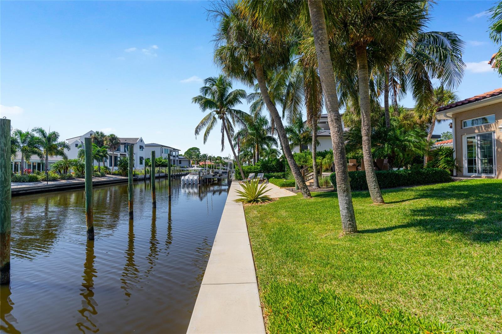 SIESTA ISLES - Residential