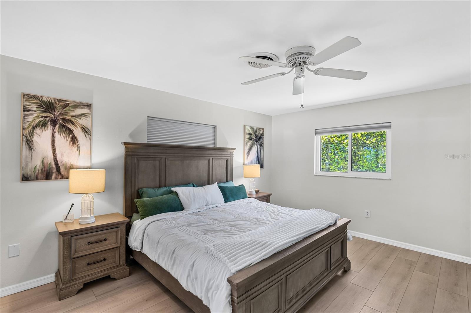 SIESTA ISLES - Residential