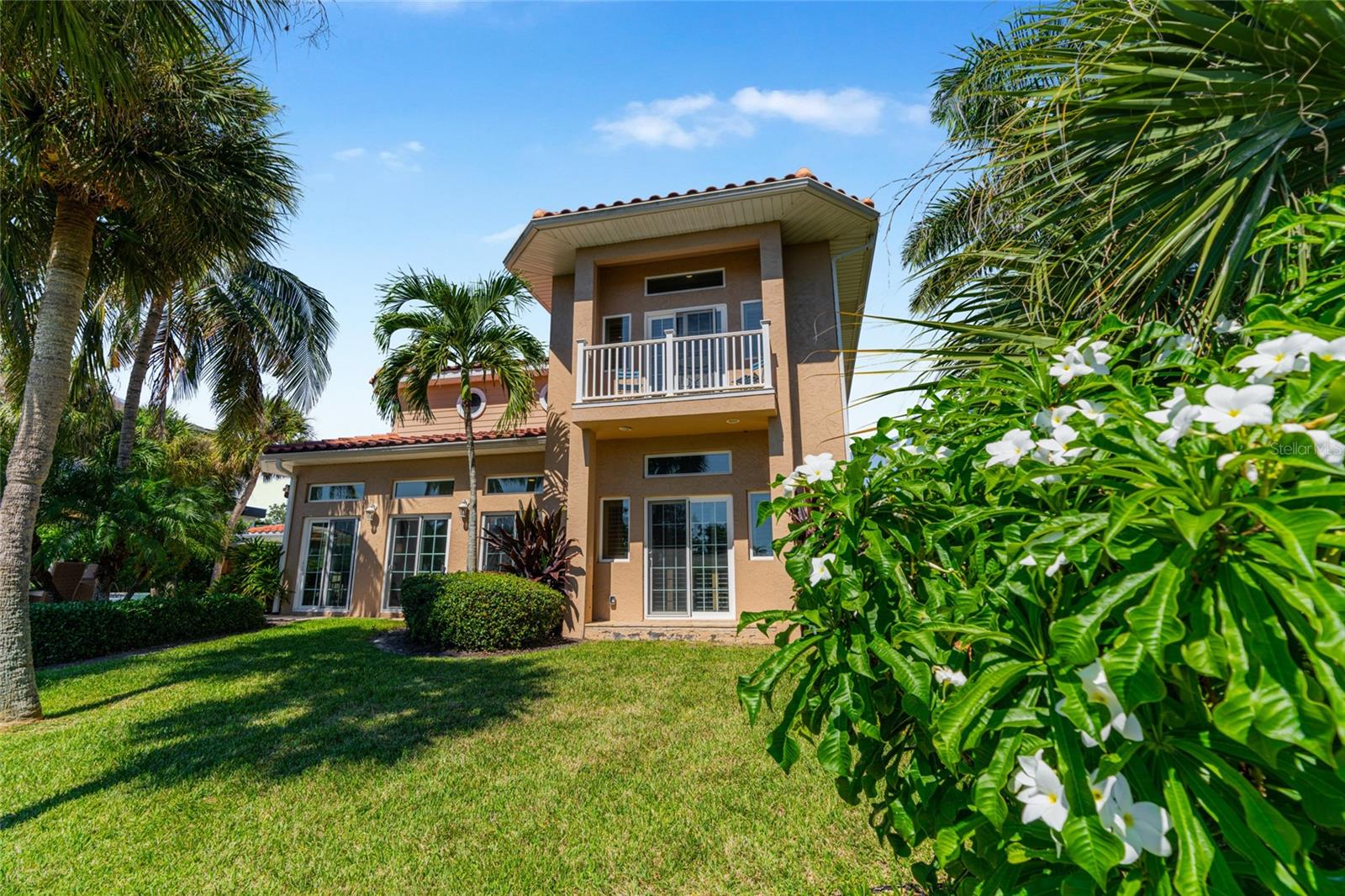 SIESTA ISLES - Residential
