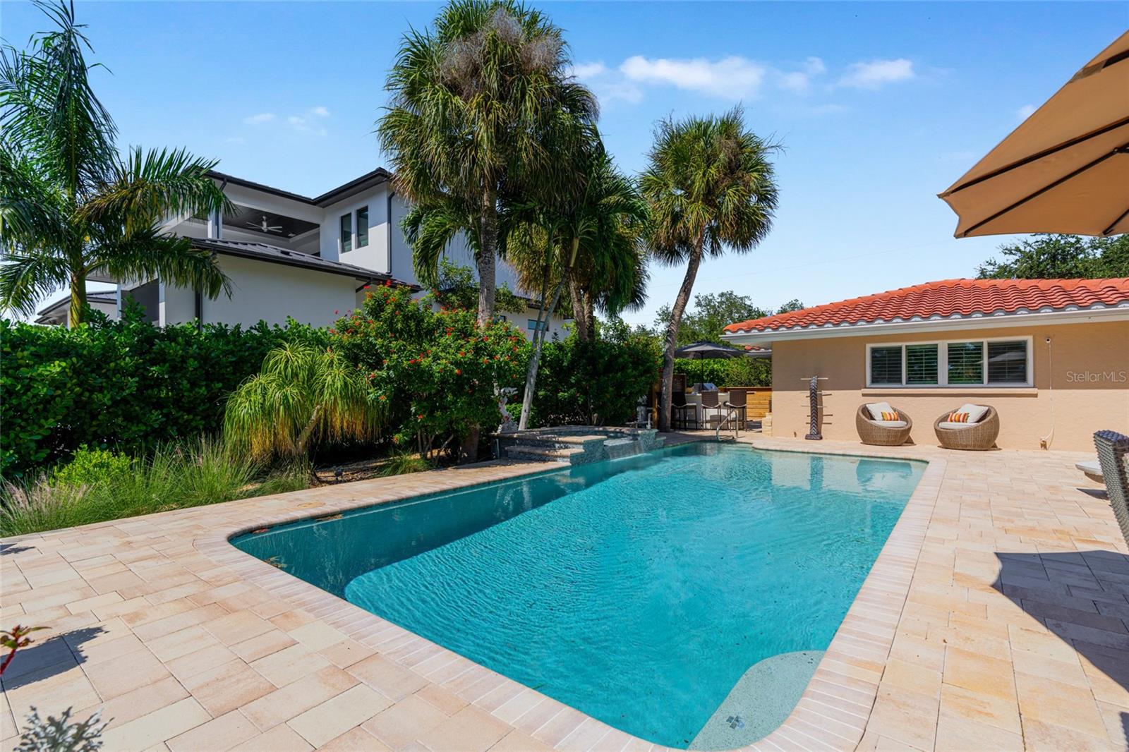 SIESTA ISLES - Residential