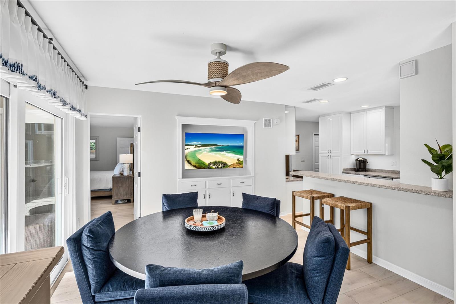 SIESTA ISLES - Residential