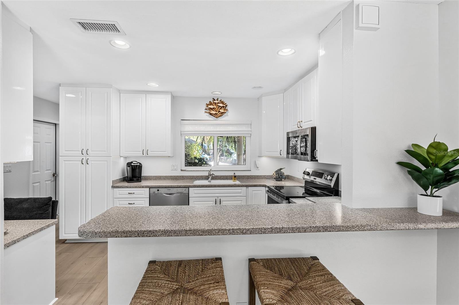 SIESTA ISLES - Residential