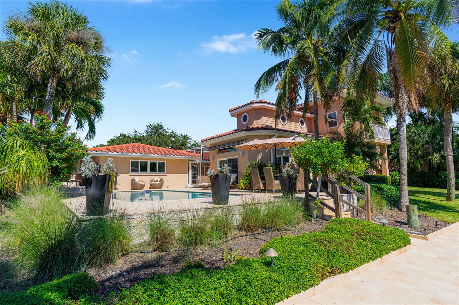 SIESTA ISLES - Residential