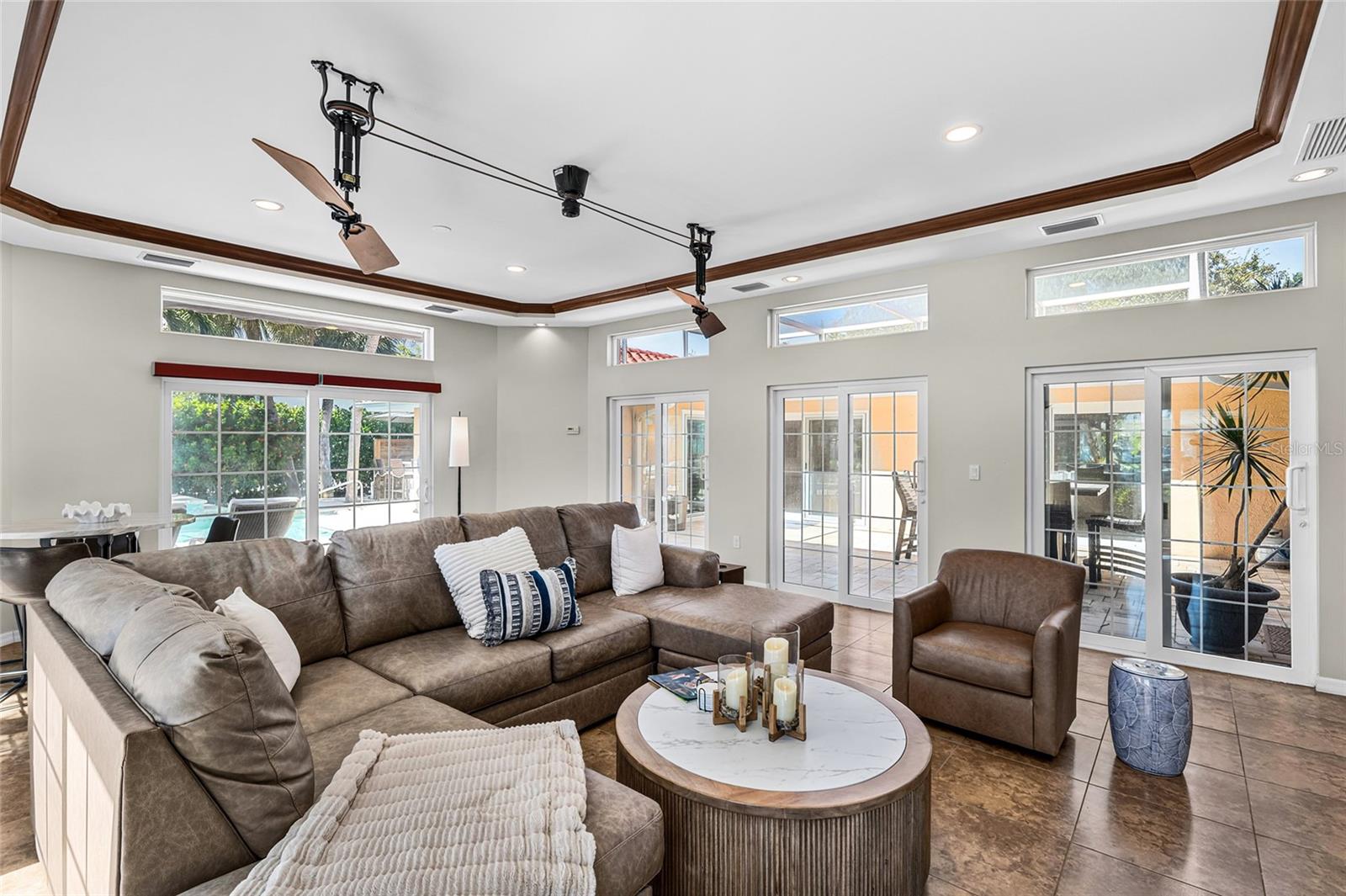 SIESTA ISLES - Residential