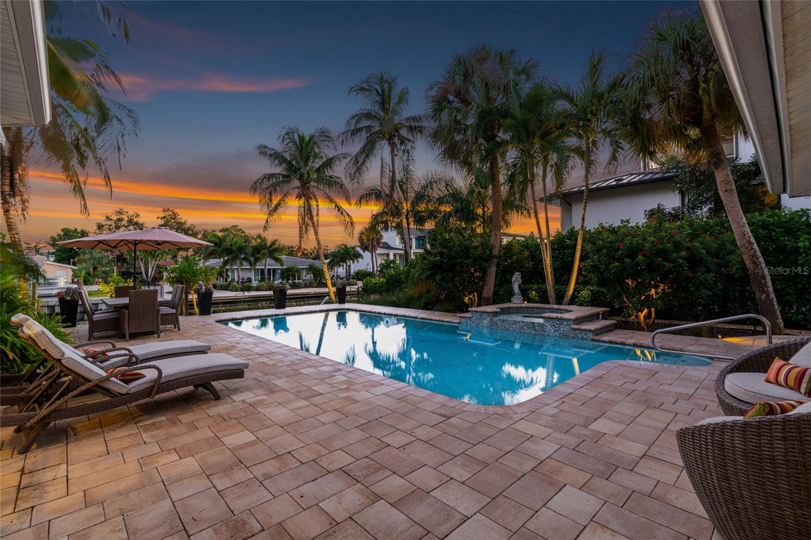 SIESTA ISLES - Residential
