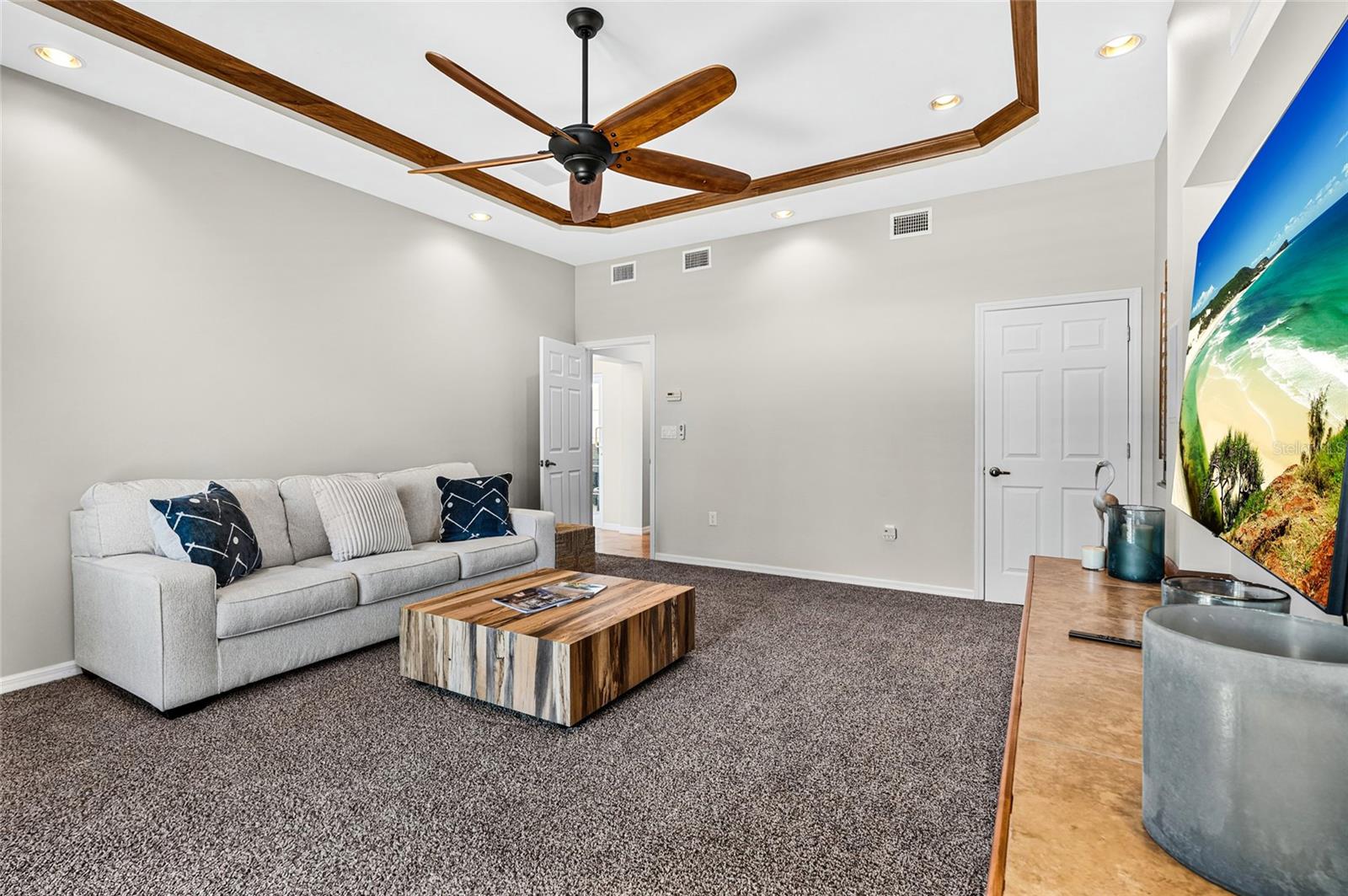 SIESTA ISLES - Residential