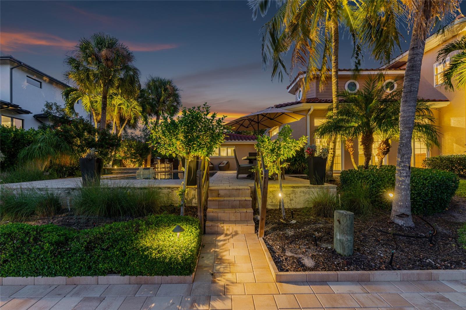 SIESTA ISLES - Residential