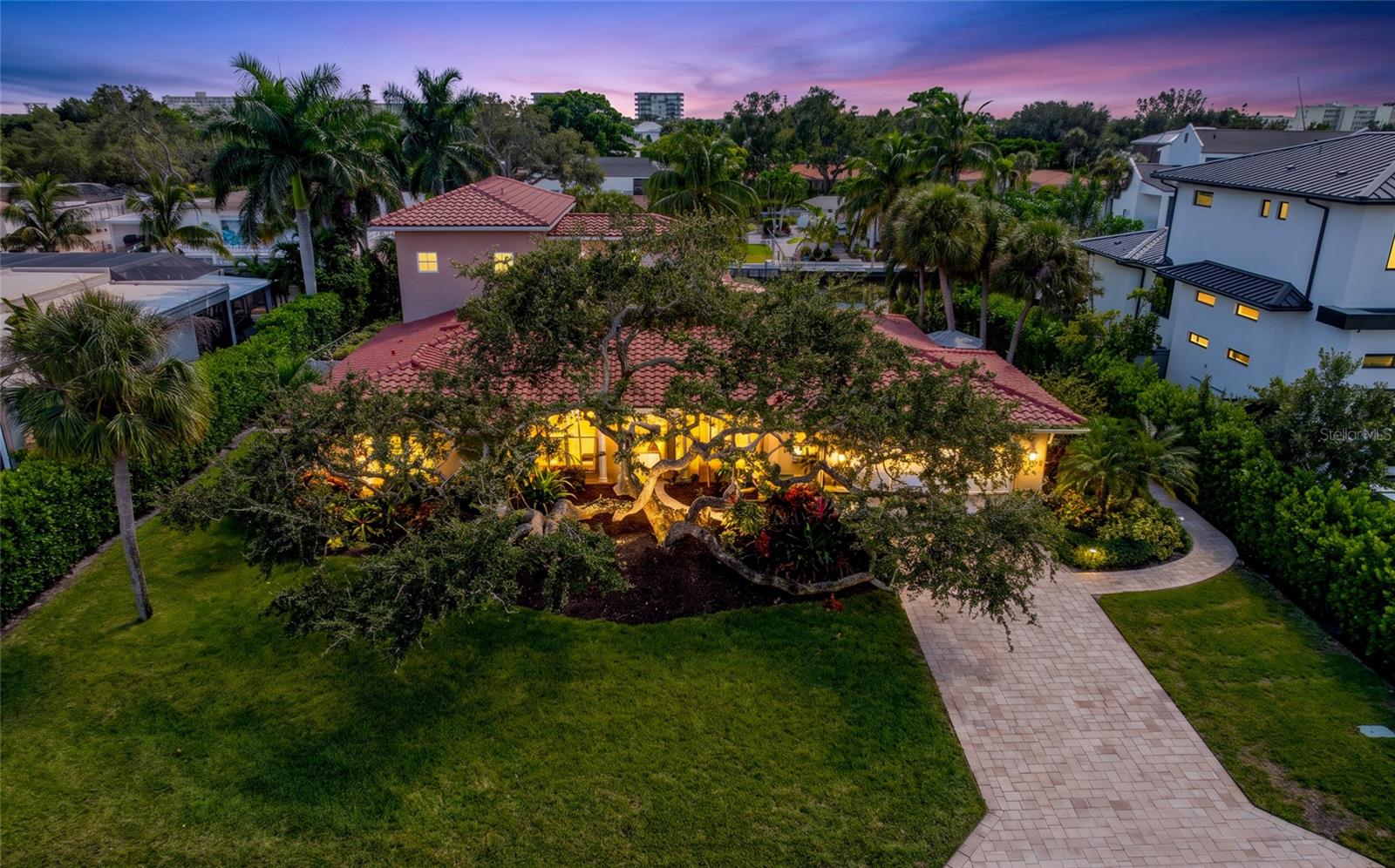 SIESTA ISLES - Residential