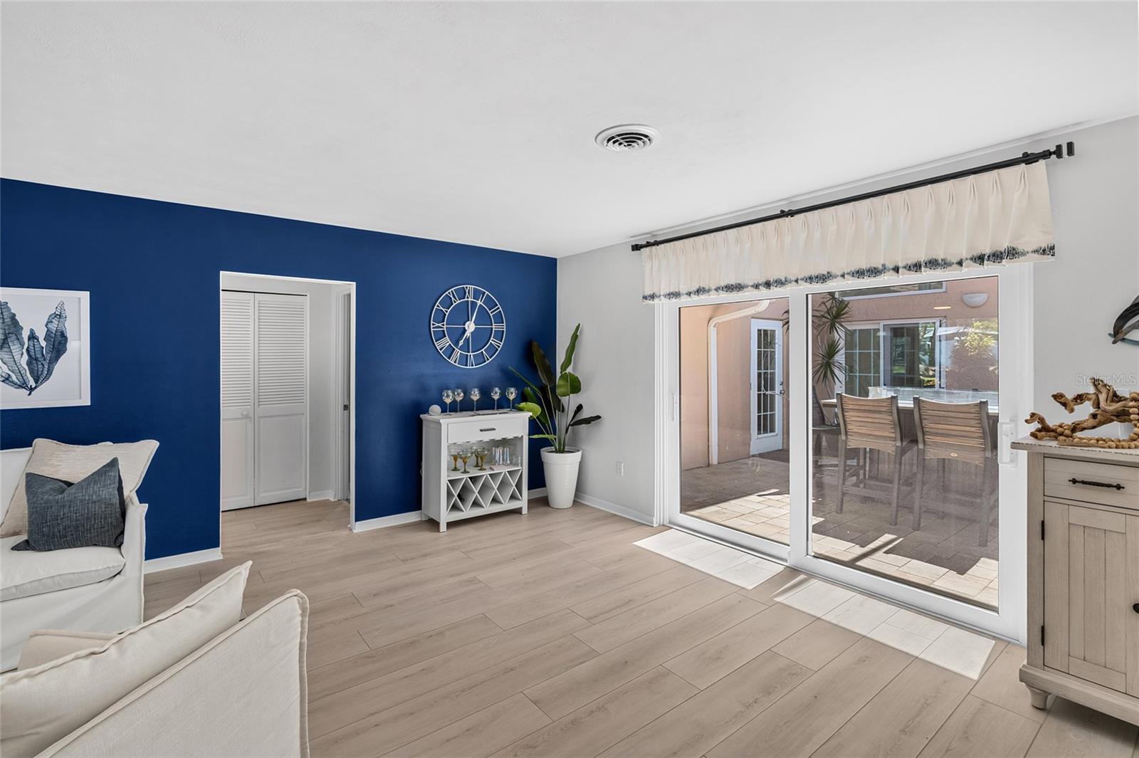 SIESTA ISLES - Residential