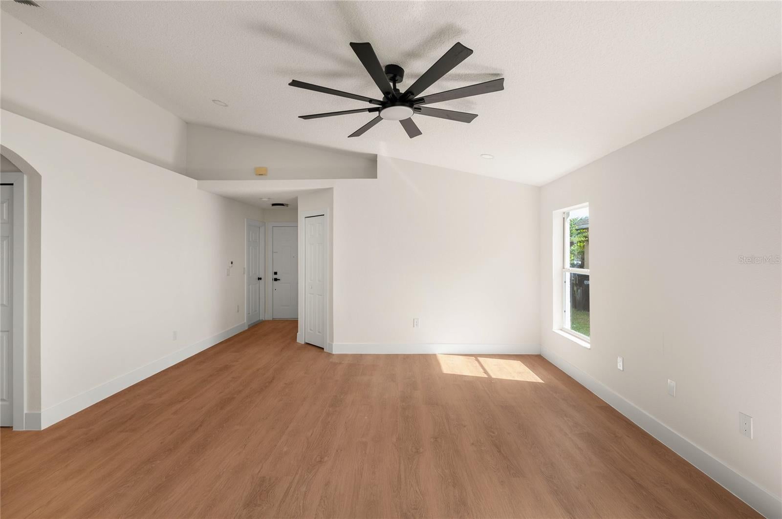 ISLANDS CURRY FORD - Residential
