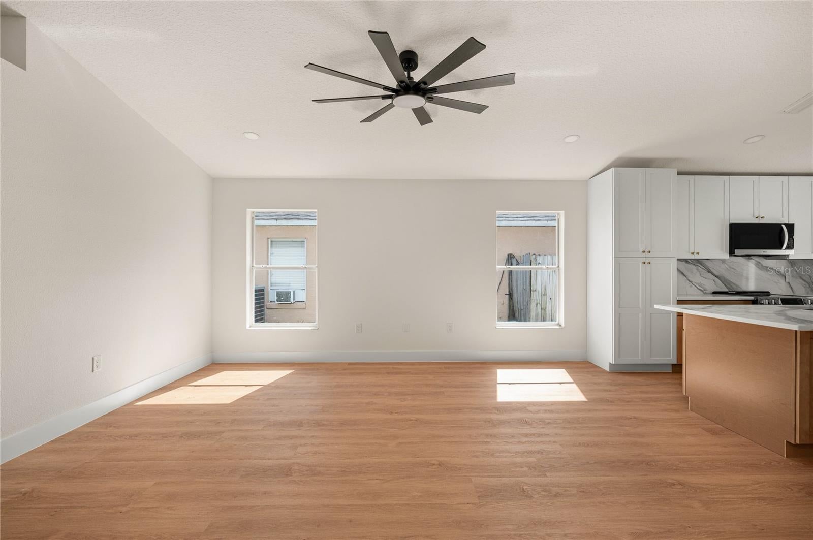 ISLANDS CURRY FORD - Residential