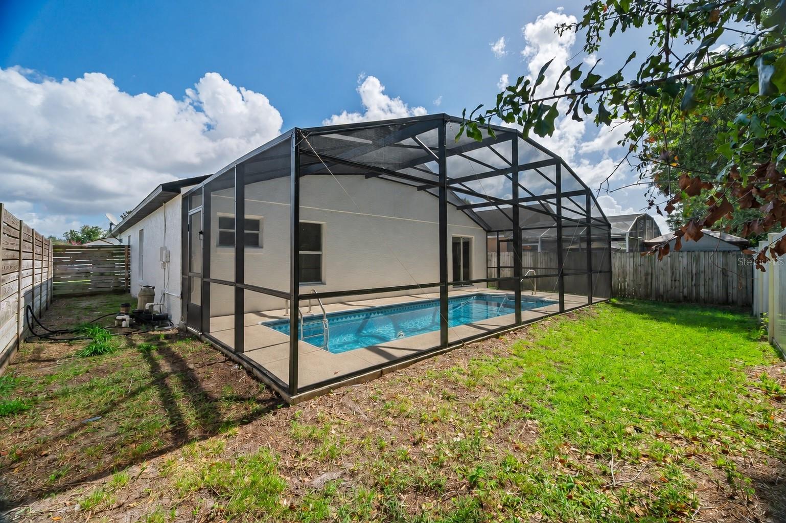 ISLANDS CURRY FORD - Residential