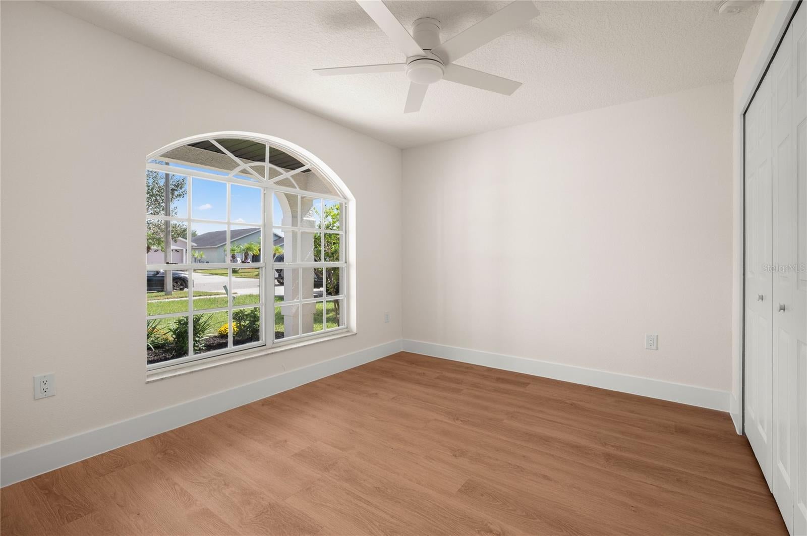 ISLANDS CURRY FORD - Residential