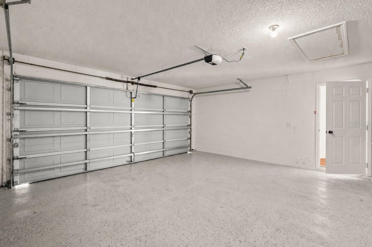 ISLANDS CURRY FORD - Residential