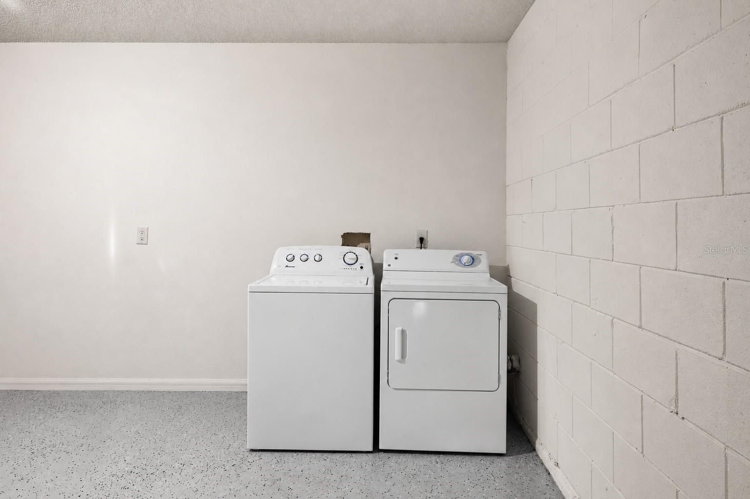 ISLANDS CURRY FORD - Residential