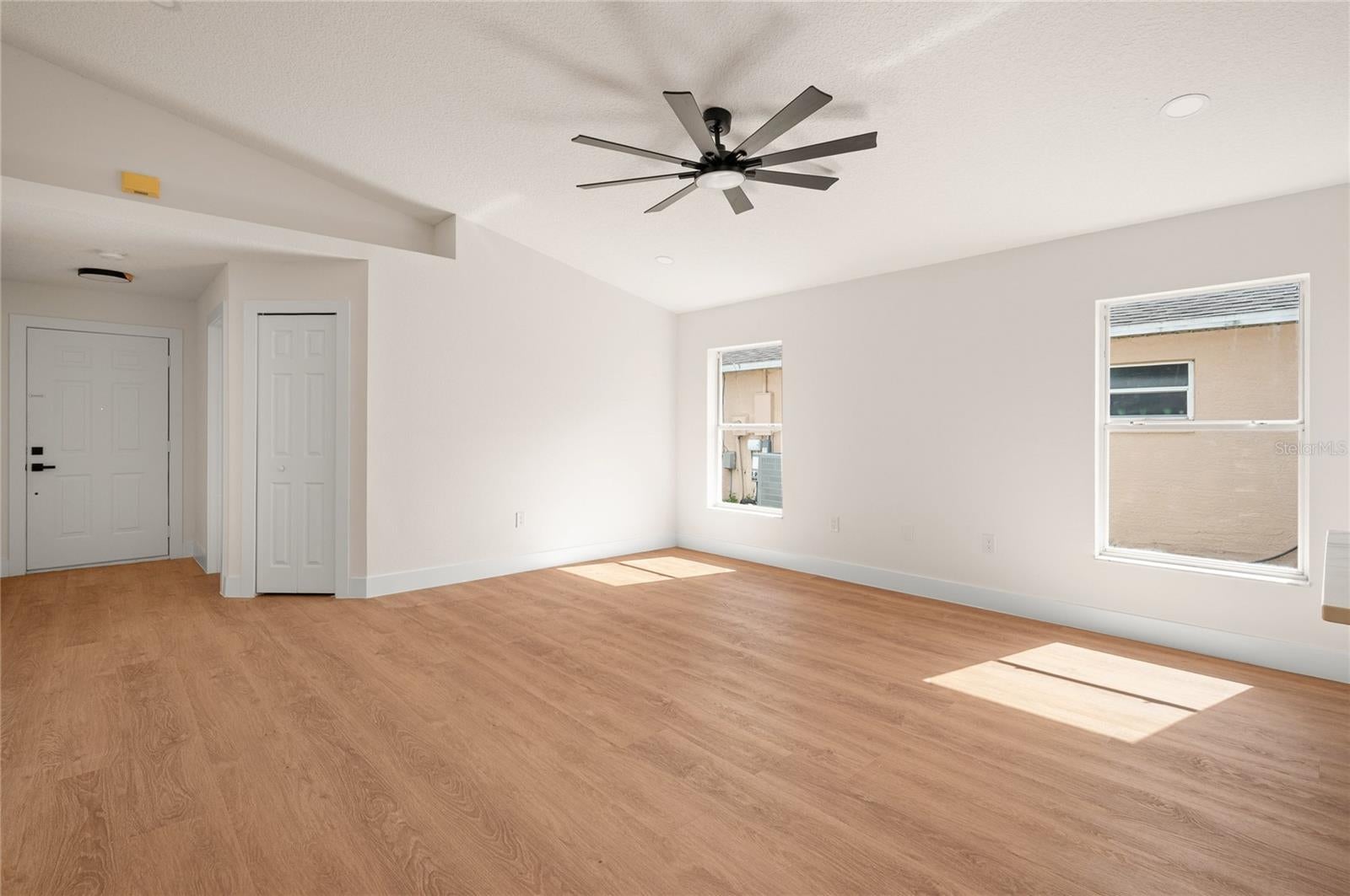 ISLANDS CURRY FORD - Residential