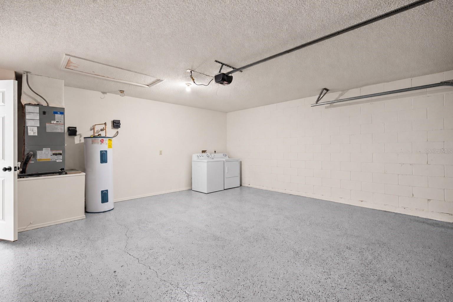 ISLANDS CURRY FORD - Residential