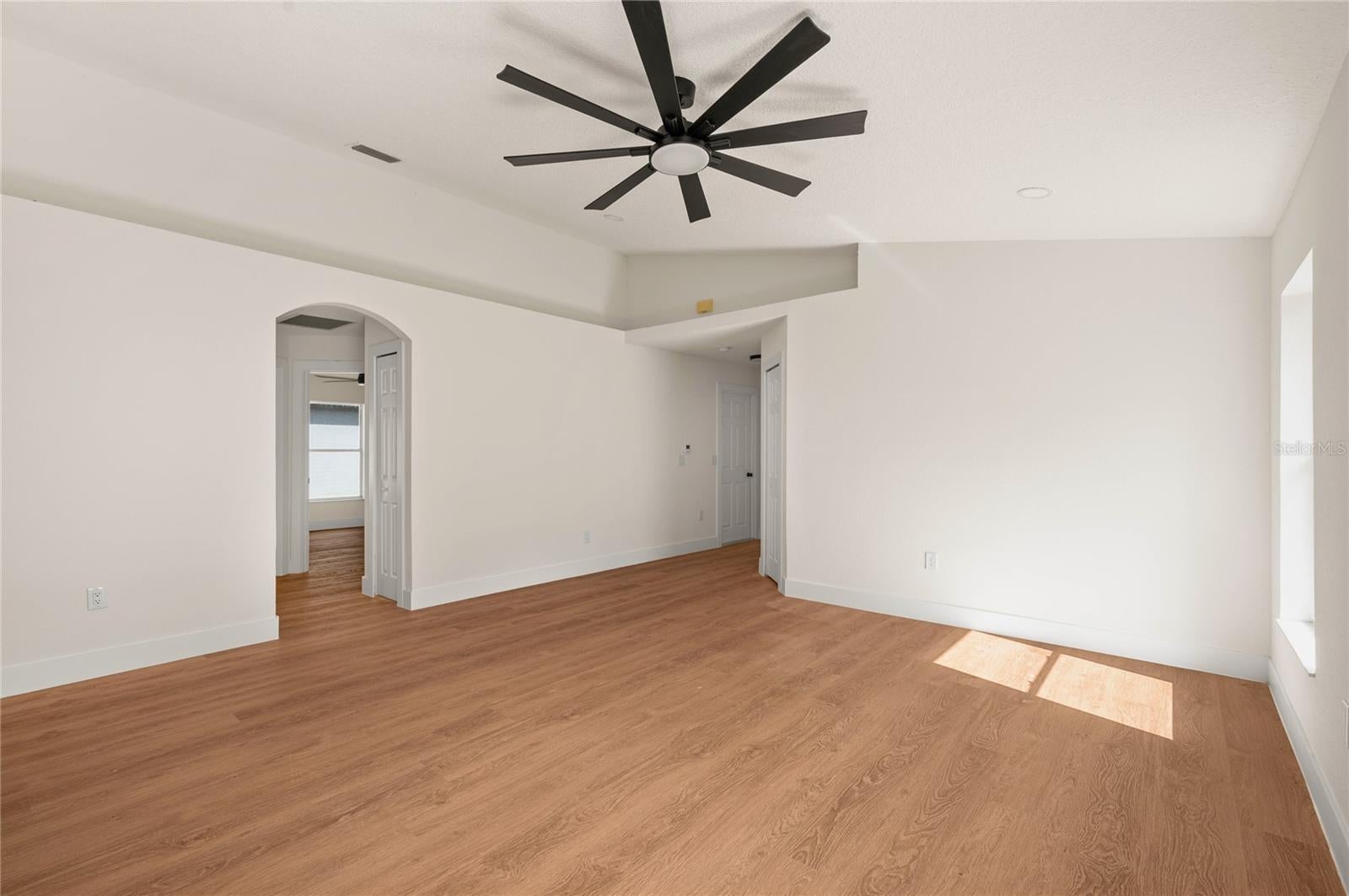 ISLANDS CURRY FORD - Residential
