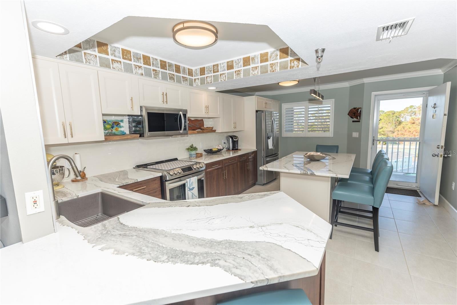 LEMON BAY BREEZES PH 02 BLDG B - Residential