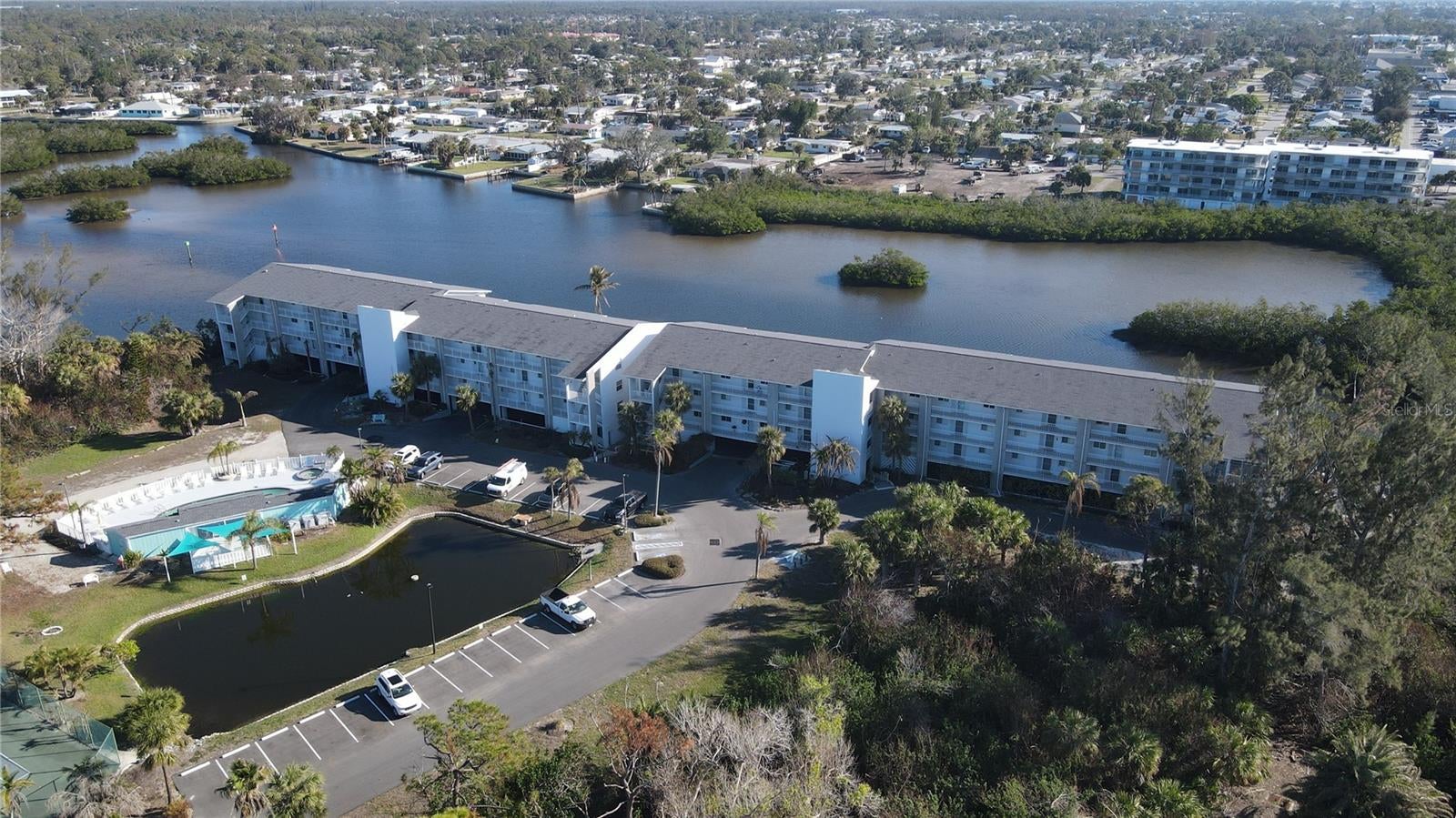 LEMON BAY BREEZES PH 02 BLDG B - Residential