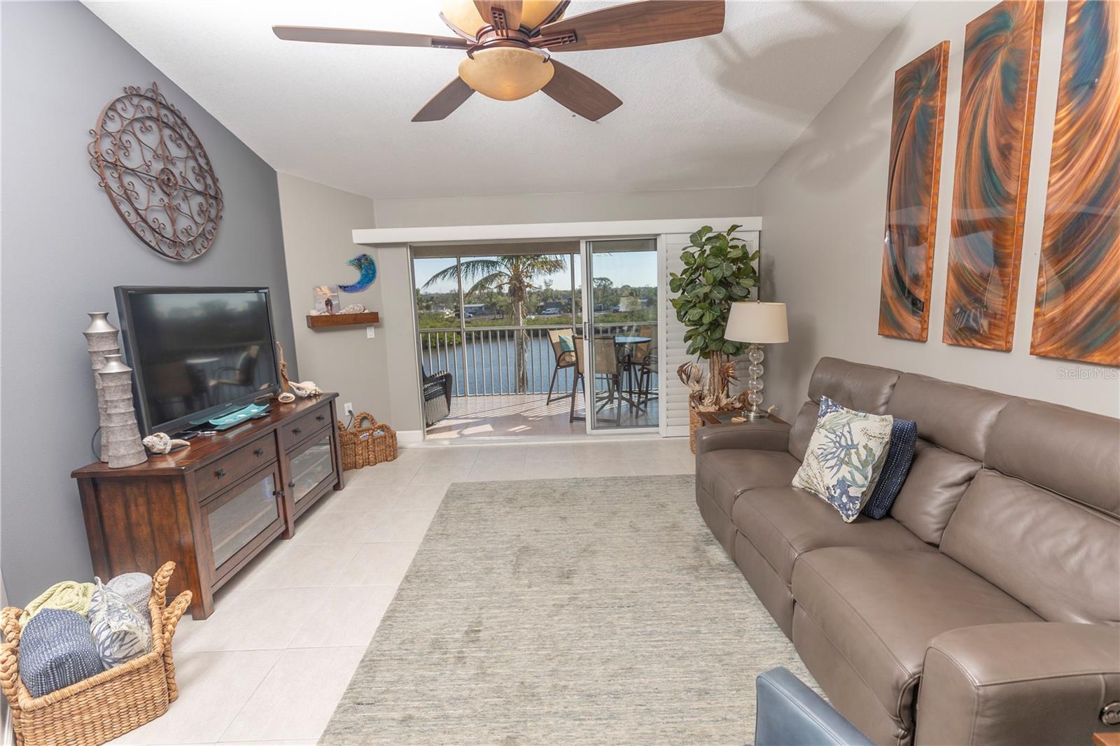 LEMON BAY BREEZES PH 02 BLDG B - Residential