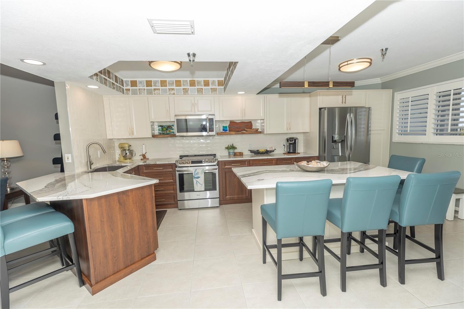 LEMON BAY BREEZES PH 02 BLDG B - Residential