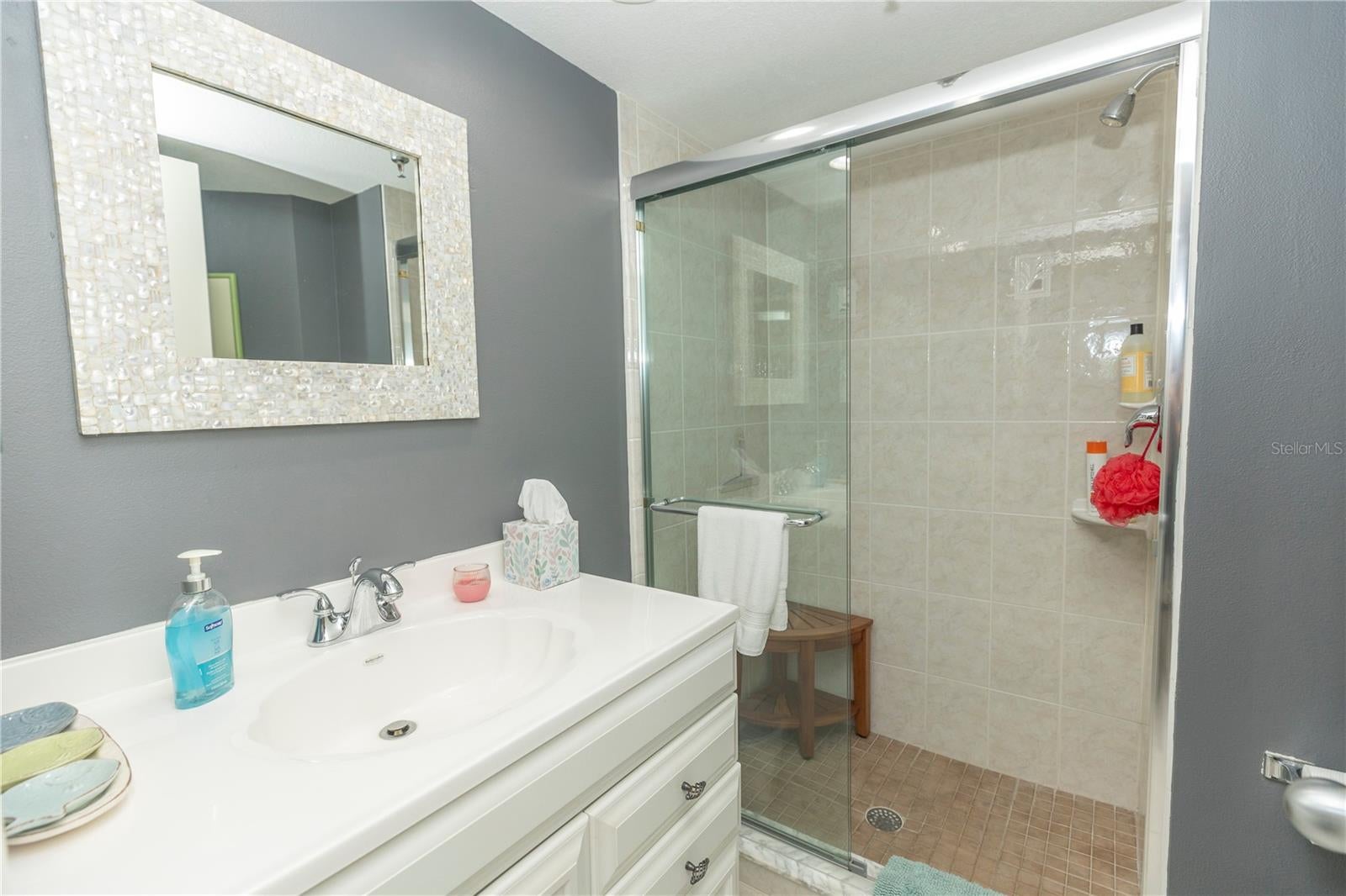 LEMON BAY BREEZES PH 02 BLDG B - Residential