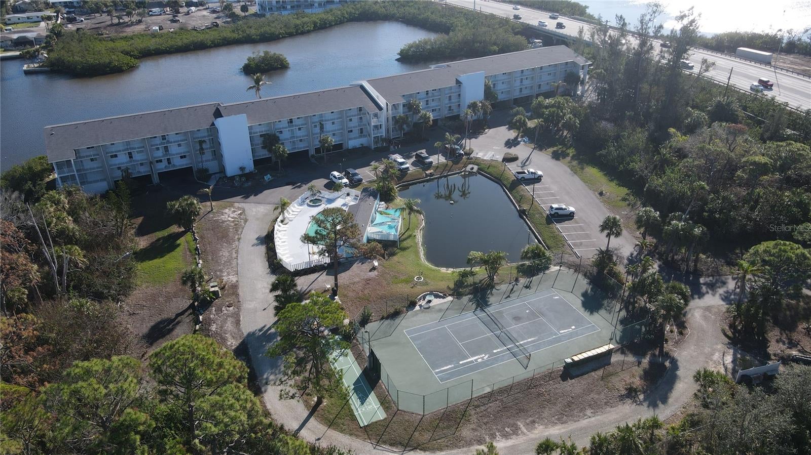 LEMON BAY BREEZES PH 02 BLDG B - Residential
