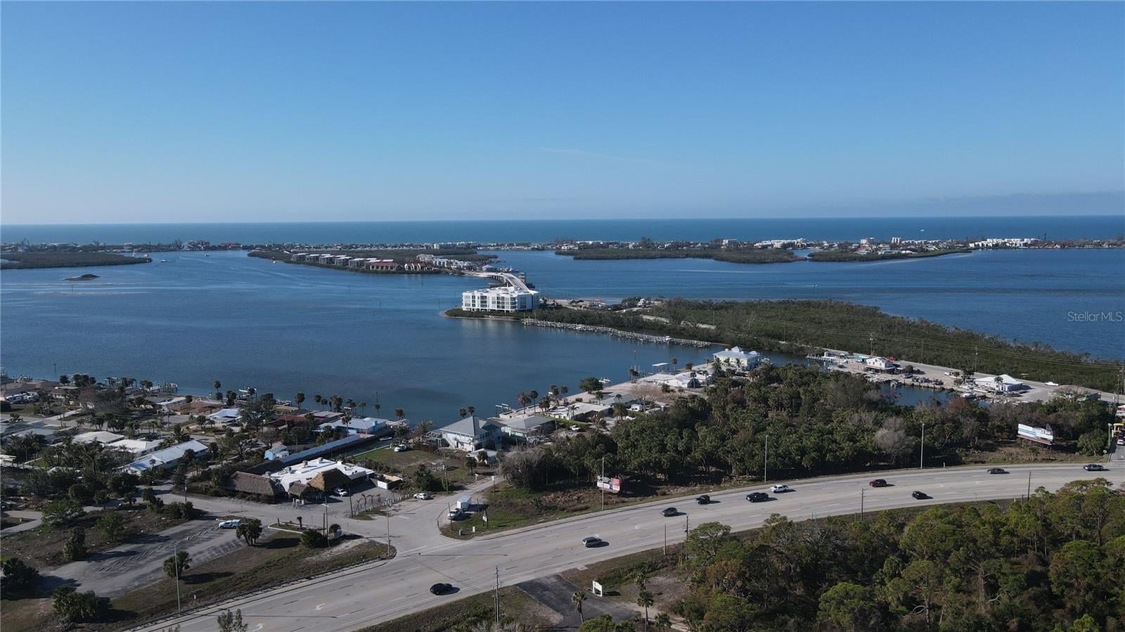 LEMON BAY BREEZES PH 02 BLDG B - Residential