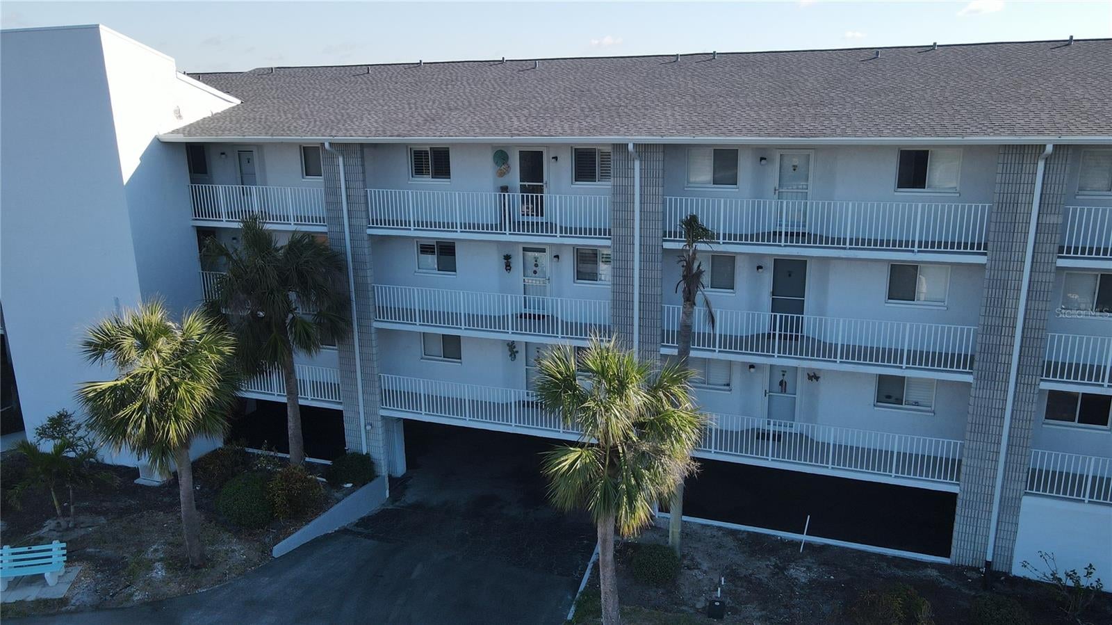 LEMON BAY BREEZES PH 02 BLDG B - Residential
