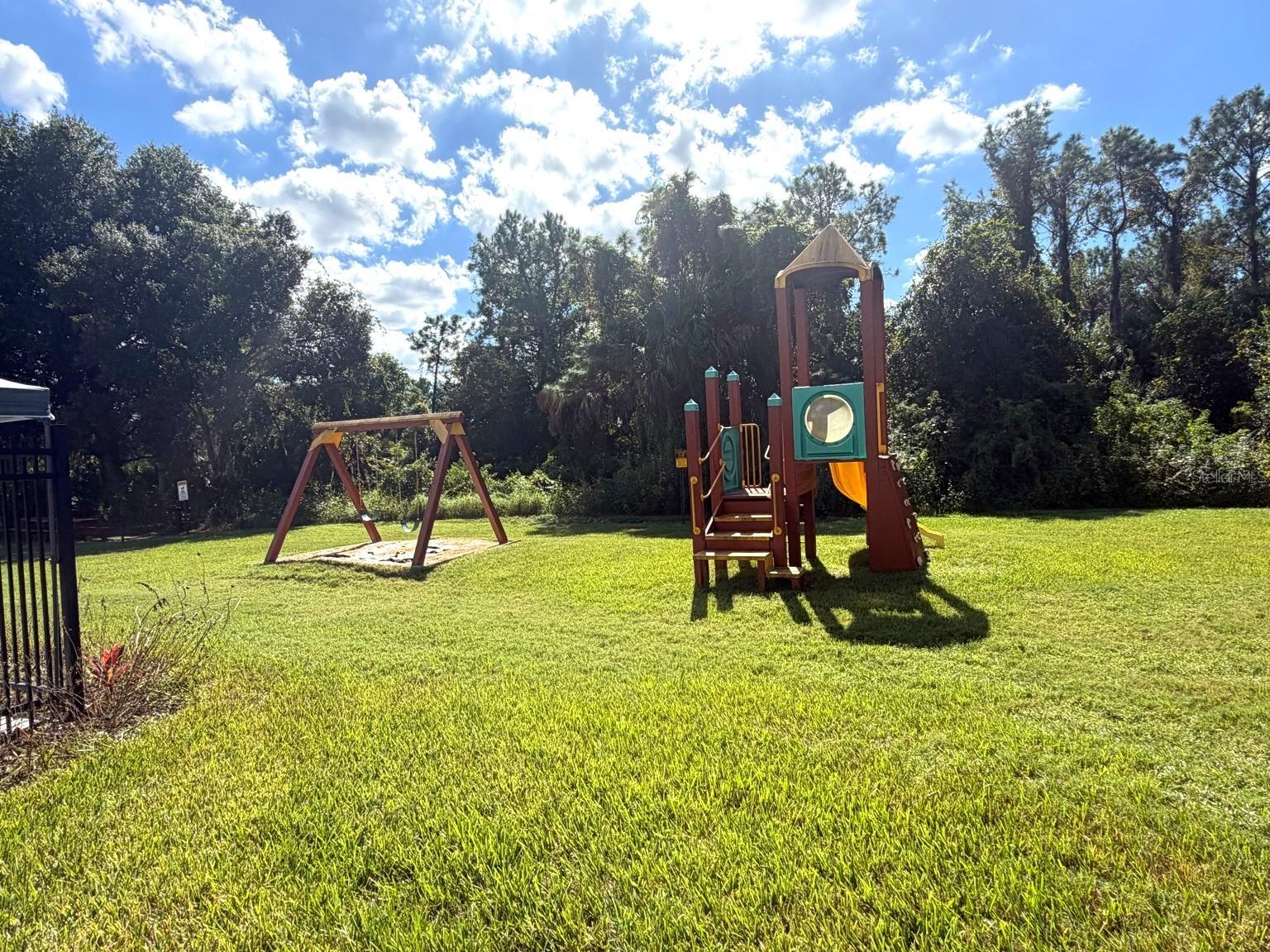 PARC CORNICHE CONDO PH 01 - Residential