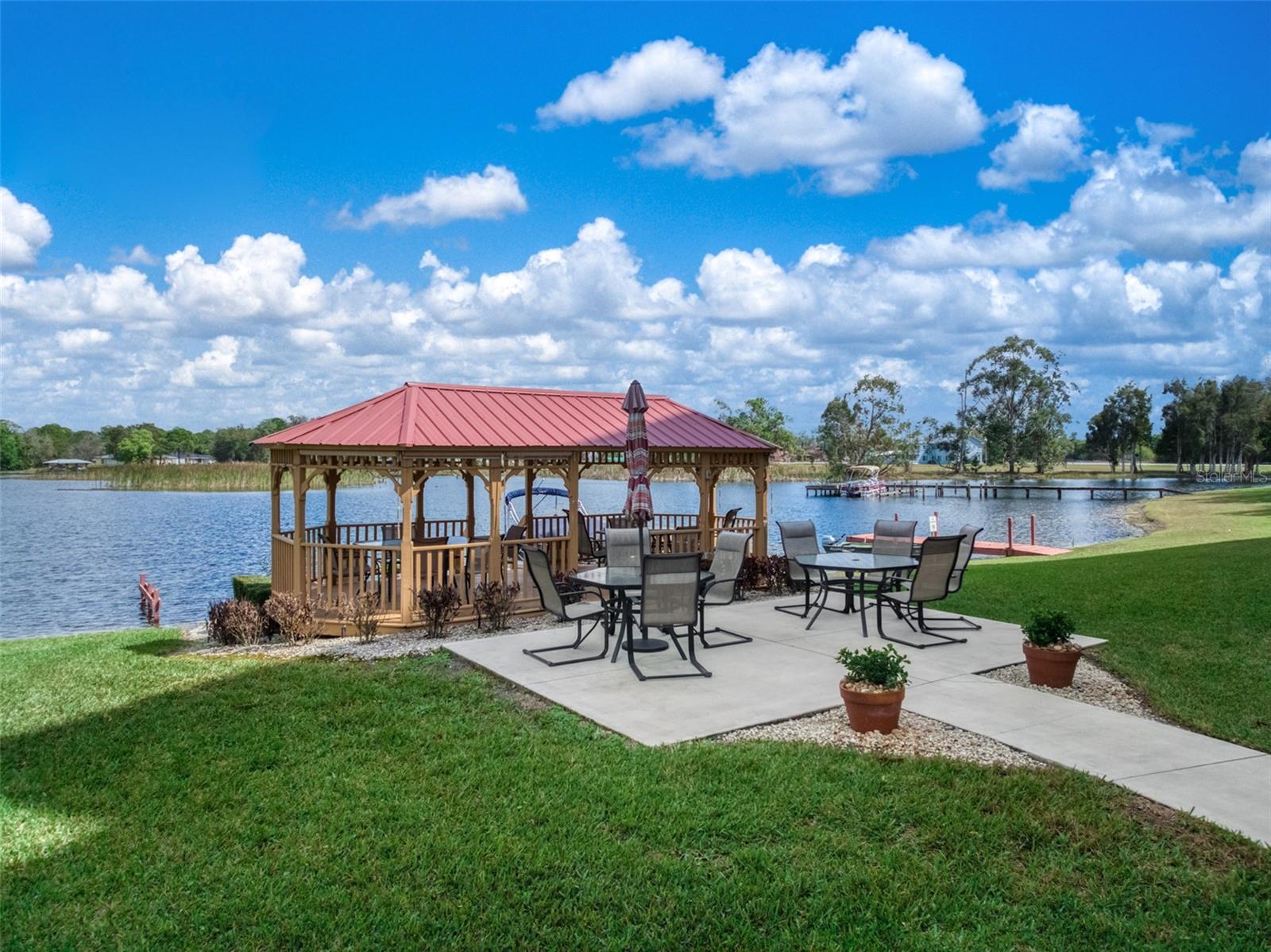 SUN N LAKE - Residential