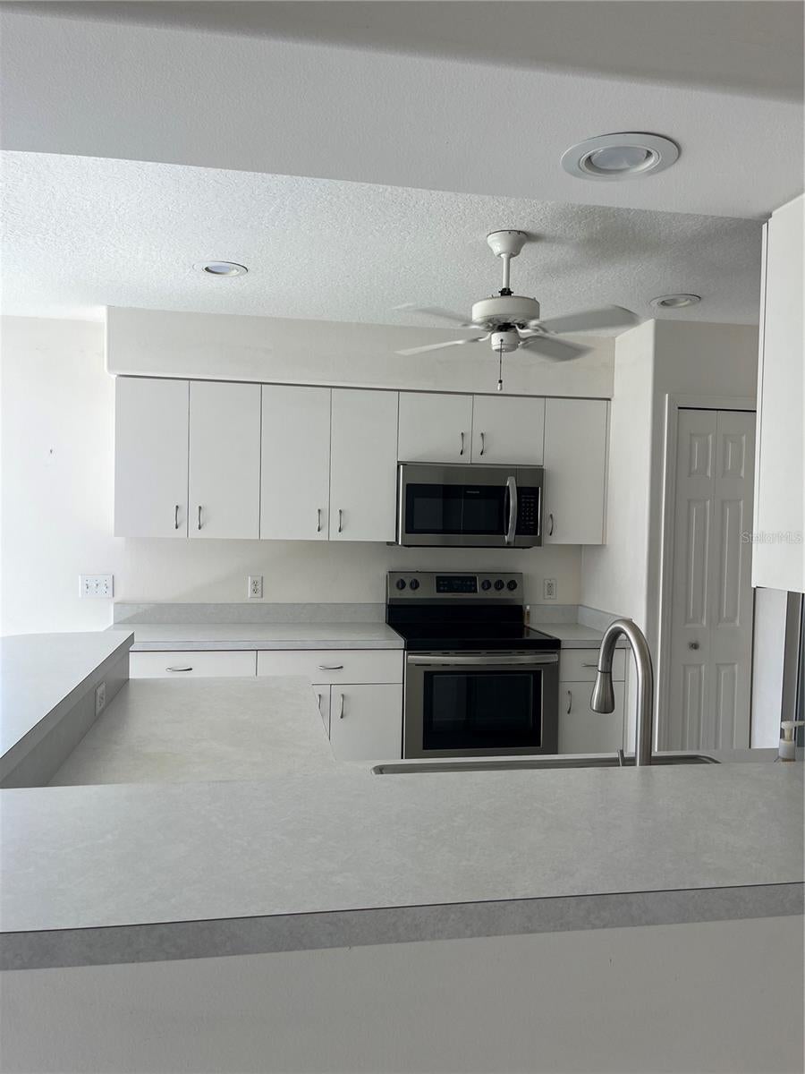 SOUTH VENICE - Residential