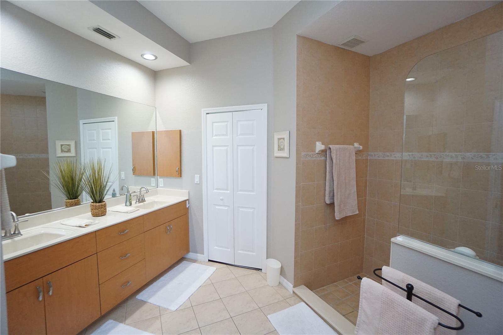 VIZCAYA AT BURNT STORE ISLES P - Residential