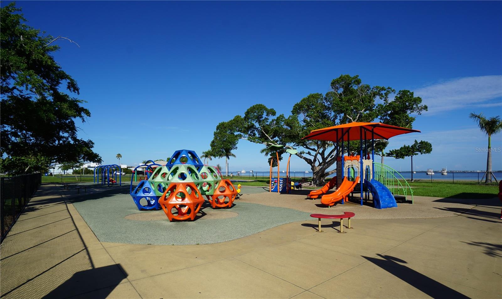 VIZCAYA AT BURNT STORE ISLES P - Residential