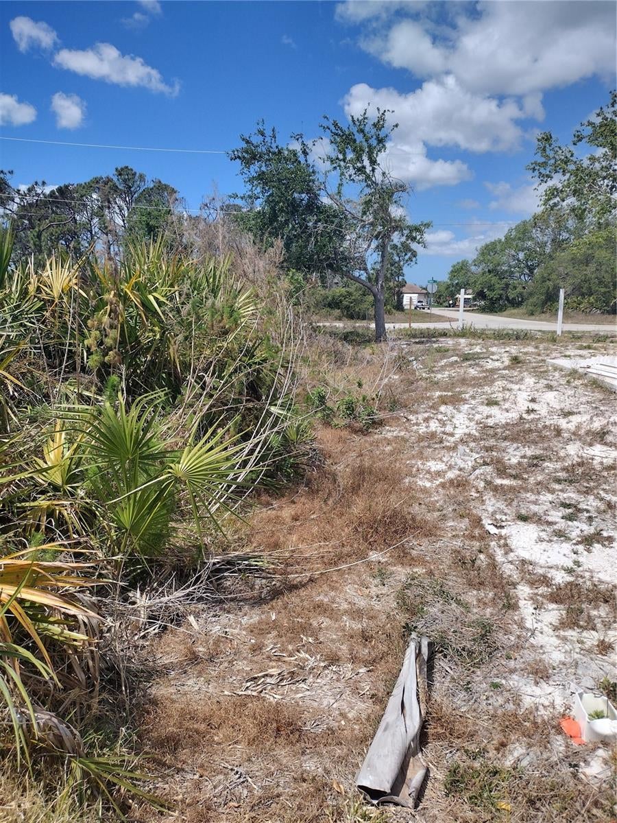 Build your Southwest Florida dream home in South Gulf Cove! This vacant residential lot sits in one of Charlotte County’s most popular and fastest-growing boating communities. Zoned RSF3.5 for single-family construction, it’s ready for your custom home or a smart long-term investment.
South Gulf Cove is a deed-restricted community with a voluntary HOA, so it has the protections of architectural standards without mandatory dues. The area has about 55 miles of navigable canals leading to the Myakka River, Charlotte Harbor and the Gulf, plus community parks, playgrounds, picnic areas and boat ramps.
You’re just minutes from the beaches of Englewood, Manasota Key and Boca Grande, with championship golf, shopping, dining and Charlotte Sports Park, spring training home of the Tampa Bay Rays, close by. No CDD fees. Bring your builder and start planning today!