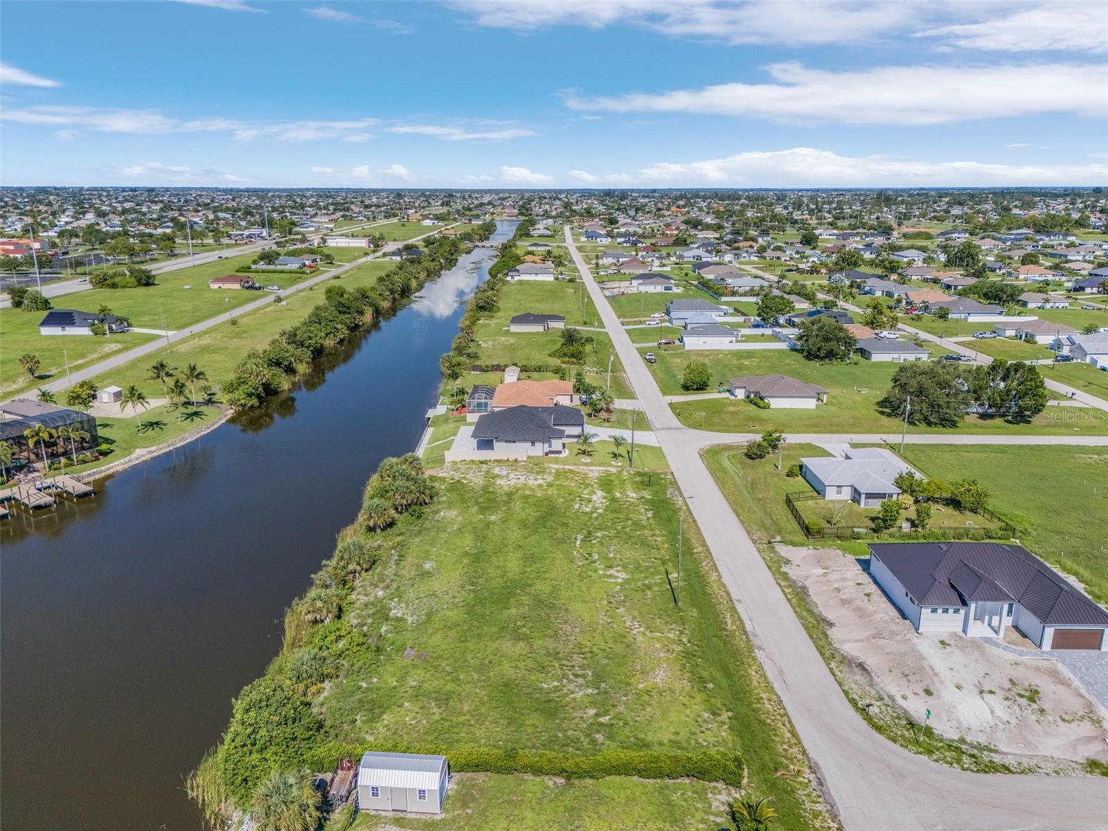 CAPE CORAL - Land