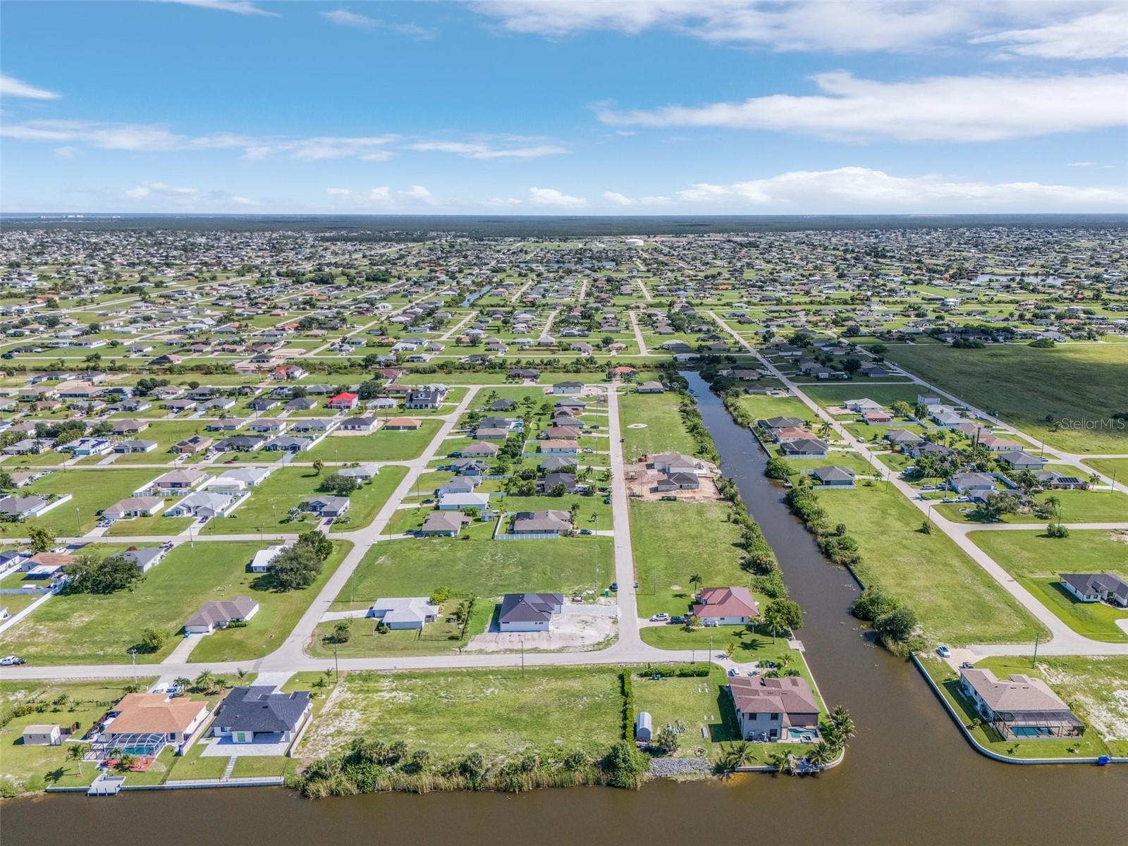 CAPE CORAL - Land