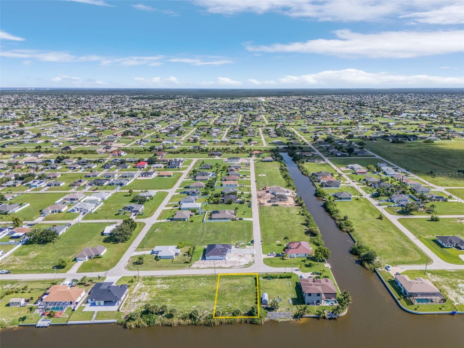 CAPE CORAL - Land