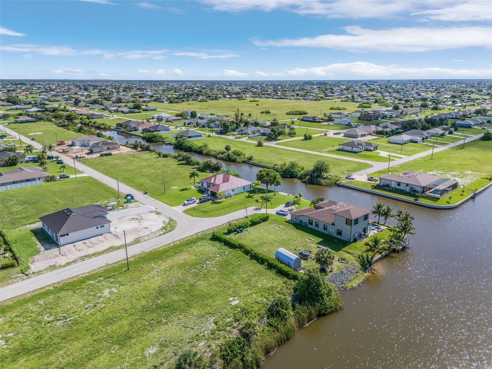 CAPE CORAL - Land